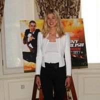 Rosamund Pike at a photocall for the release of Johnny English Reborn | Picture 74937